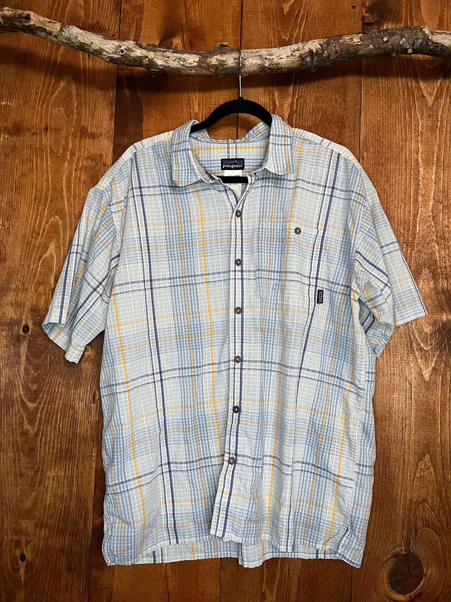 Patagonia short sleeve button up - L