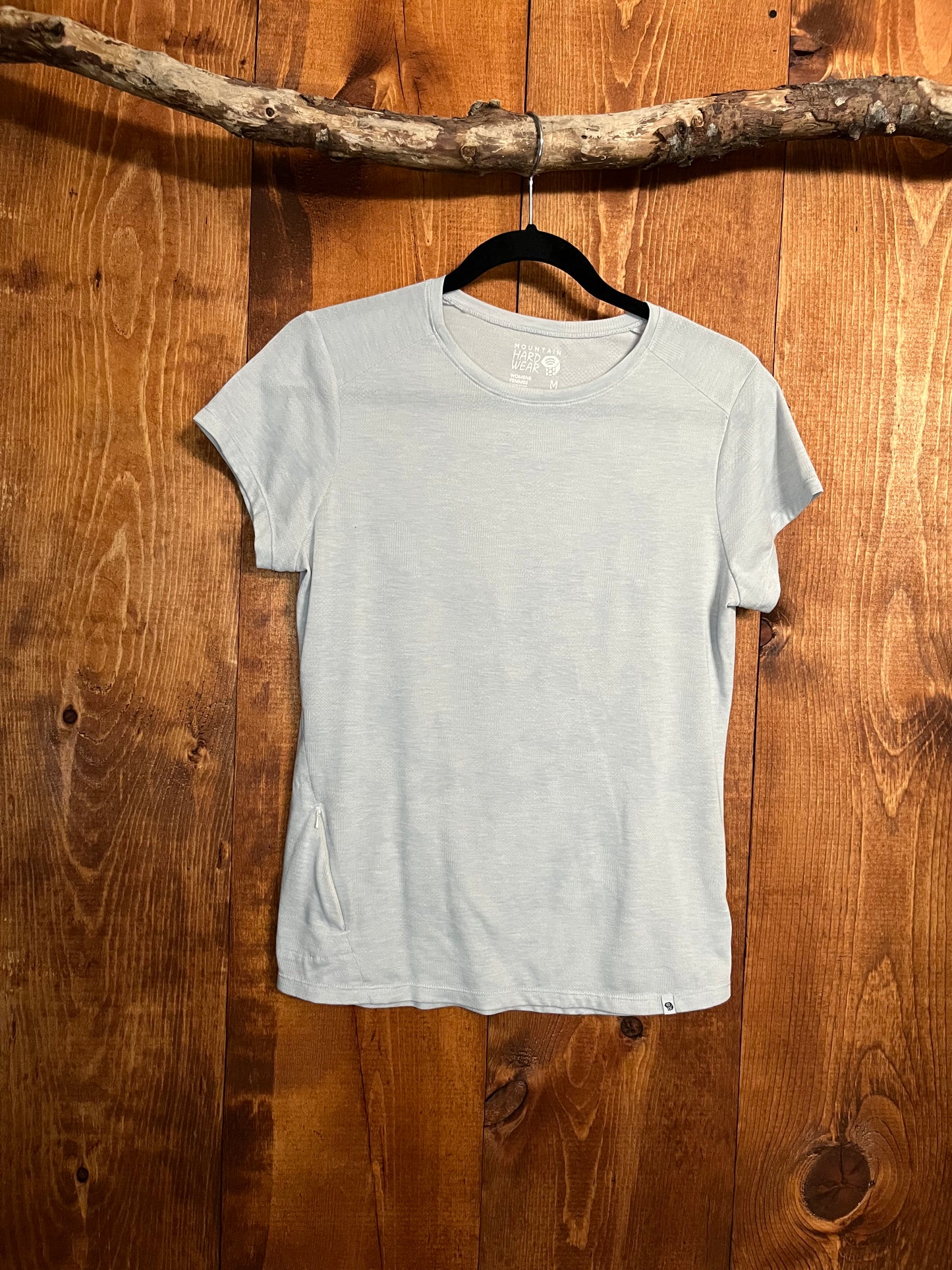 Mountain Hardware short sleeve - M